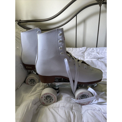 NEW Chicago 800 Deluxe Roller Skates Womens 6 White Leather & Wheels