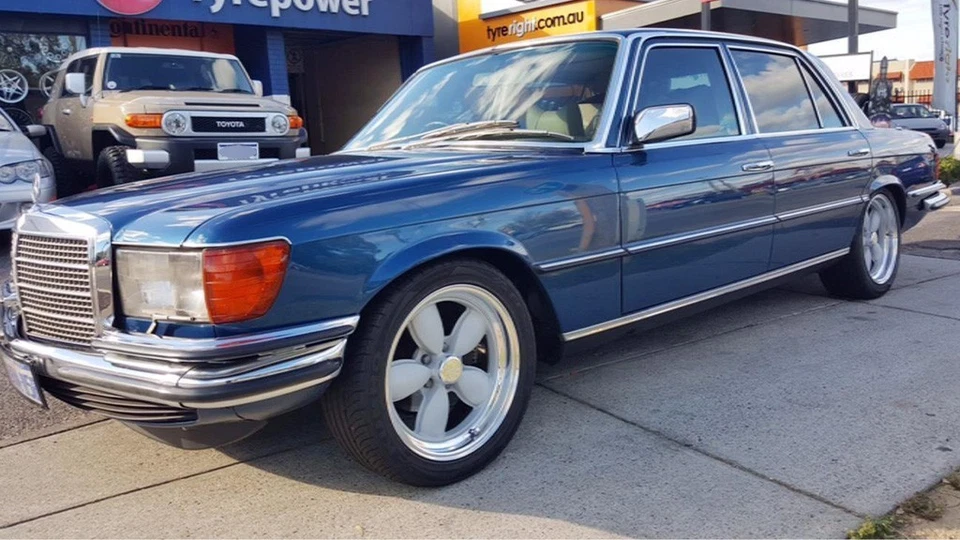 F17x8/R17x9" American Racing Vintage VN402 Classic 200S Two-Piece Silver (S04) Foto 3 de 4