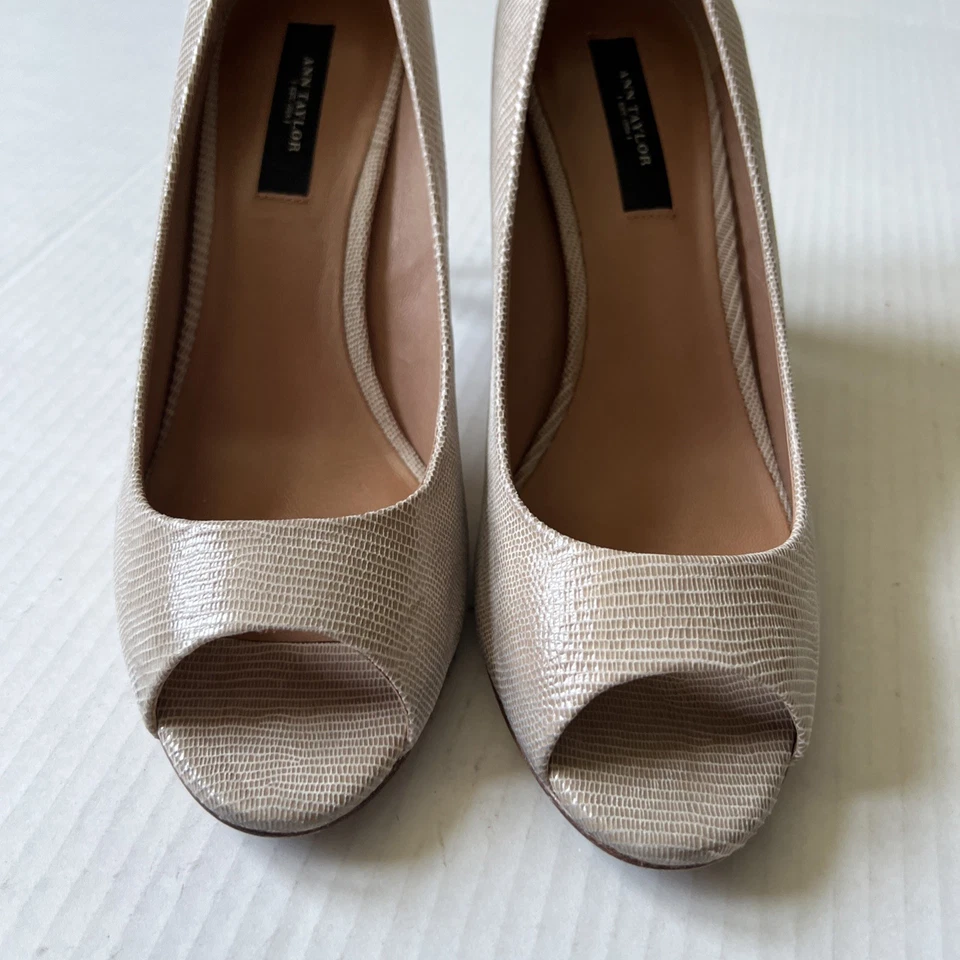 "Bombas Ann Taylor para mujer talla 7,5 de cuero tostado punta abierta tacón de 3""/muy buenas" Foto 2 de 4