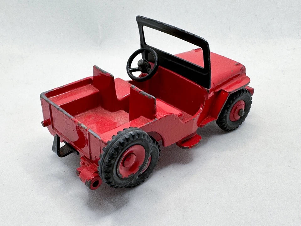 RARO DINKY TOYS 405 UNIVERSAL JEEP DIECAST MODELO COCHE ROJO 1954 EN MUY BUENA CONDICIÓN NEUMÁTICOS CON PERILLAS Foto 3 de 4