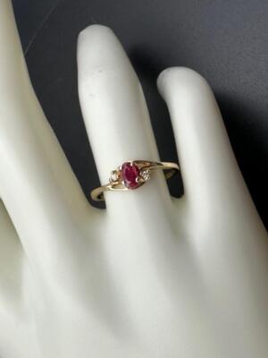Feiner Damen Vintage Ring 14kt Gold Oval Rubin Diamanten.