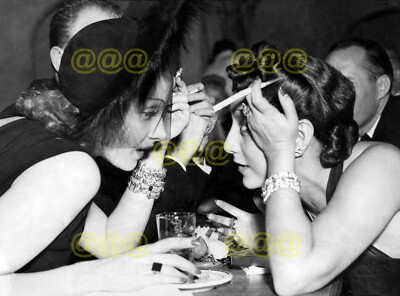 Photo - Marlene Dietrich at lunch with Mrs Warner, Hollywood, 1938