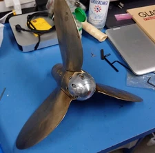 MAX PROP/PYI 3 BLADE PROPELLER 16'' diam.1 1/4 Shaft