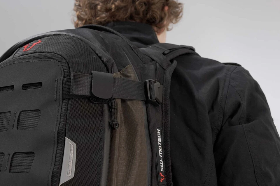 Motorrad Rucksack SW-Motech PRO Cosmo mit Laptopfach und vielen Fächern - Bild 2 von 4