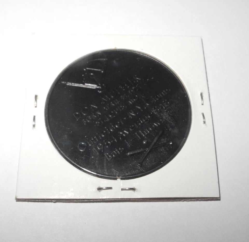 1955 Armour Baseball Coin Pin Don Mueller New York Giants BLACK COLOR - Image 2 of 2