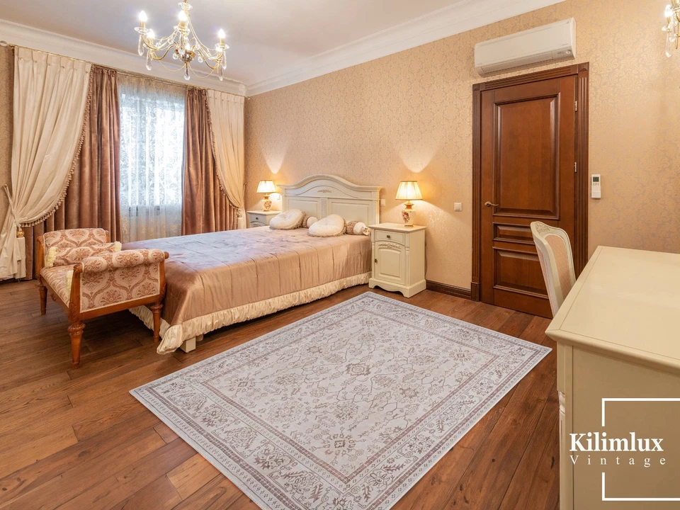 Kilim Rug - 8X10 Living Room , Bedroom , Entryway , Hallway ,Kitchen Rugs - Image 3 of 4