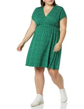Amazon Essentials Women's Surplice V Neck Swing Dress XX-Large, Green Floral 