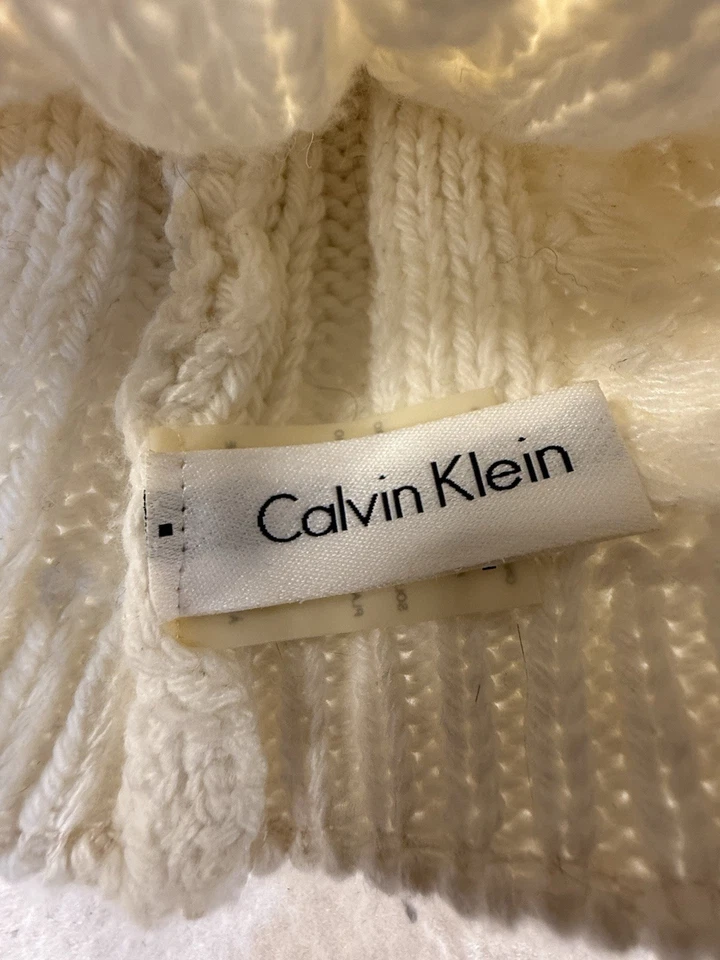 Gorro de punto con cable Calvin Klein Damas Blanco Marfil Foto 3 de 4