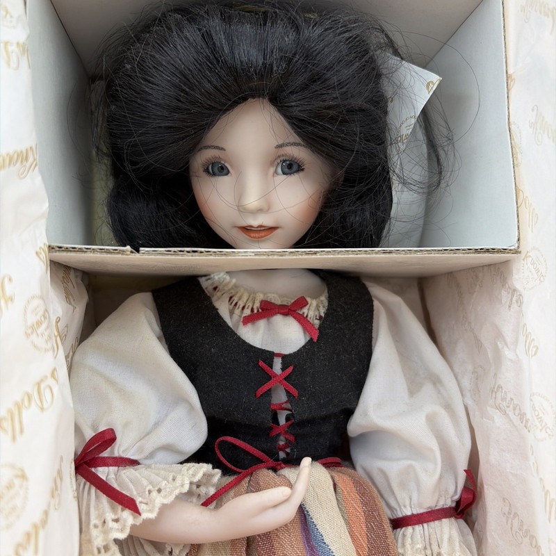 🔥Edwin Knowles Heroines of the Forrest Snow White Collectible Doll NIB   Limit