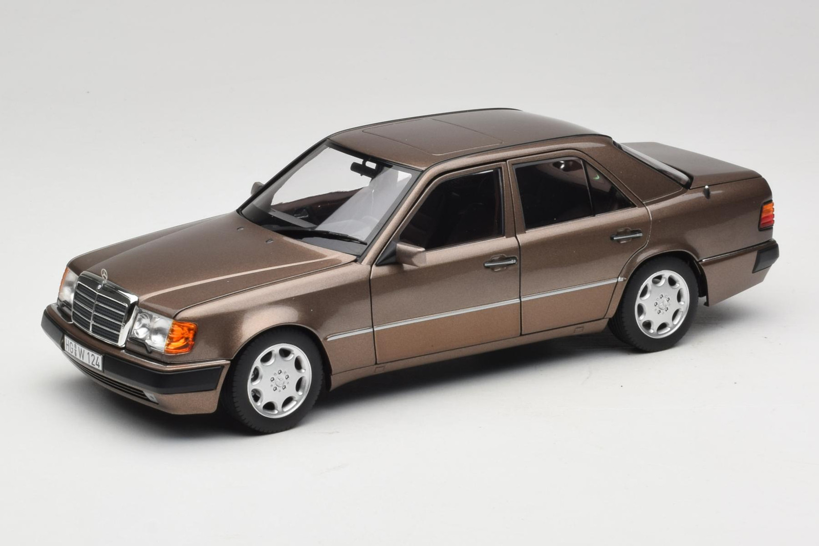 Norev Mercedes E-class 500e (w124) 1990 1:18 183954