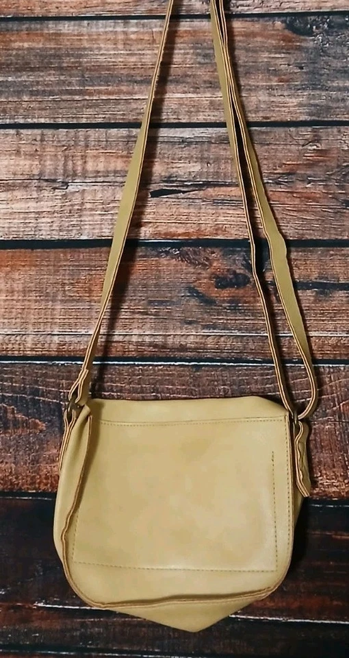 Camiseta y Jeans Bandolera Vegano Imitación Cuero Pequeño Camel Tostado Vaquera Occidental Foto 4 de 4