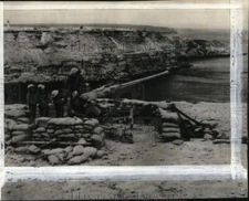 1942 Press Photo British soldiers & anti-articraft gun, Bardia, Libya