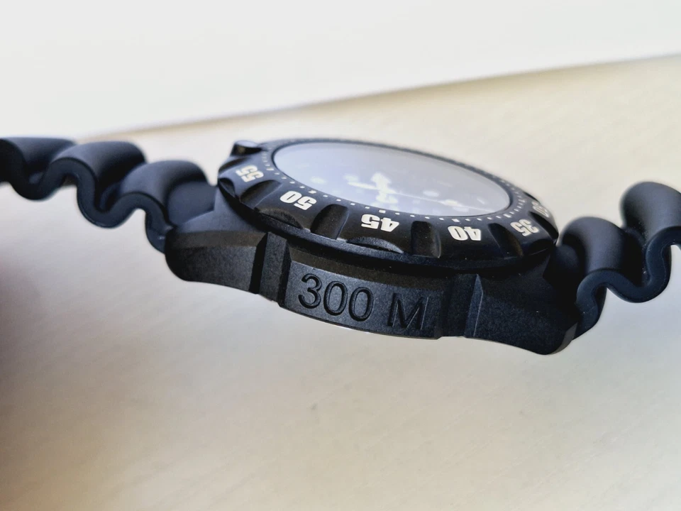 Reloj para hombre Luminox Scott Cassell esfera negra profunda 1550 Save the Sea Wolves Foto 3 de 4