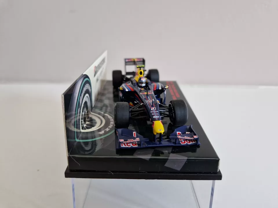 Minichamps 1/43 Red Bull Renault RB5 S.Vettel - Bridgestone / Racing Gear 2009 - Bild 2 von 4