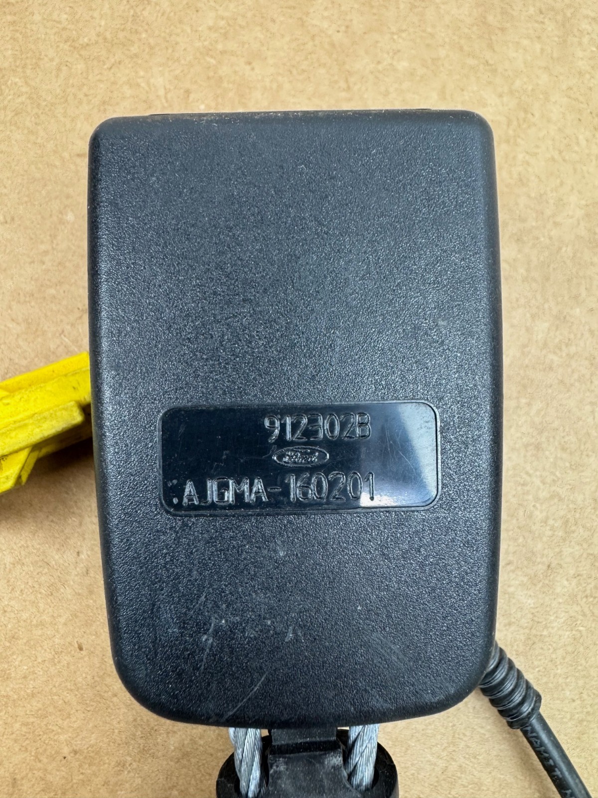 00-04 Aston Martin DB7 Vantage Front Right Seat Belt Buckle Black OEM