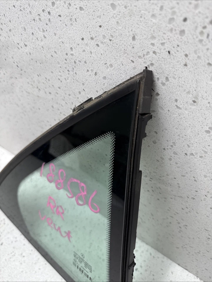 2010 - 2016 Mercedes Benz E Class W212 Glass Window Vent Passenger Rh Rear Foto 4 de 4