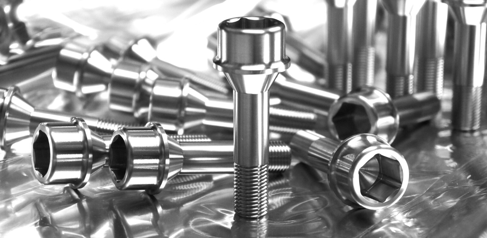 20x Ferrari Titanium Lug Bolts 14X1.5 55, ...62,... 67, 68, 69, 70, 71, 72mm
