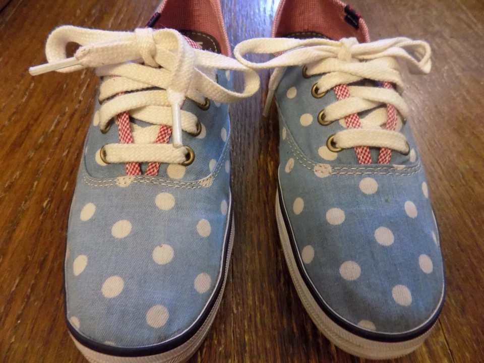 Tenis KEDS x Taylor Swift Denim Azul Blanco Lunares Rojo Borde gingham talla 7 En muy buena condición Foto 3 de 4