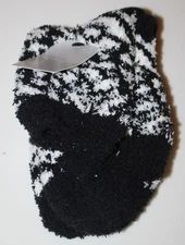 West Loop Womens Black & White Soft Cozy Warm & Fuzzy Socks NWT Shoe Size 4-10