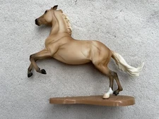 Retired Breyer Gaming Stock Horse #301153 Jesse Palomino Wyatt Tractor Supply SR