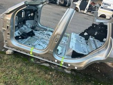 BMW iX I20 Linke metallische Seitenschwellerabdeckung Electricity 33550545