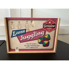 Hinkler Learn Juggling Kit 48 Page Instruction Book 3 Juggling Balls Wood Box