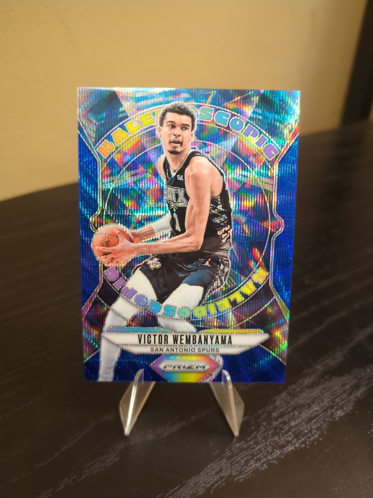 2024-25 Panini Prizm - Kaleidoscopic Victor Wembanyama #20 Blue Wave Prizm /175