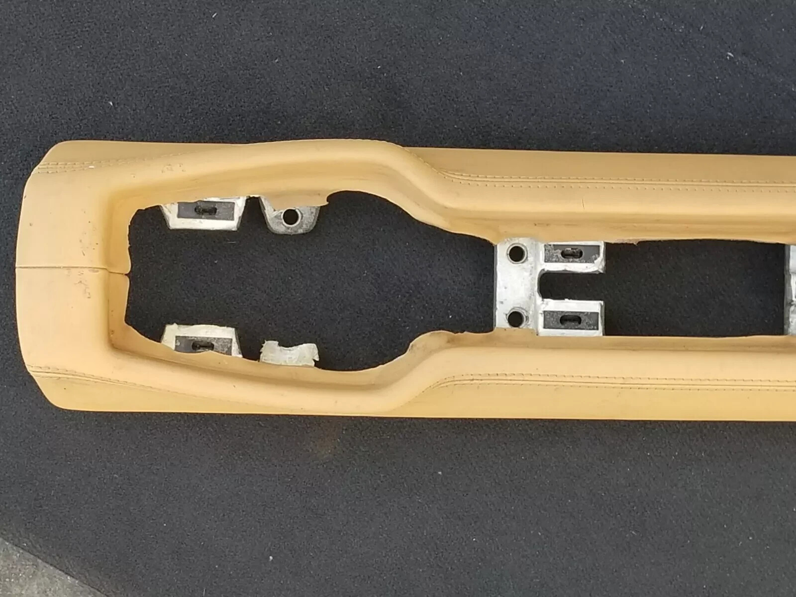 Ferrari 458 Italia Spider F142 Center Tunnel Console Unit Base Beige Leather OEM