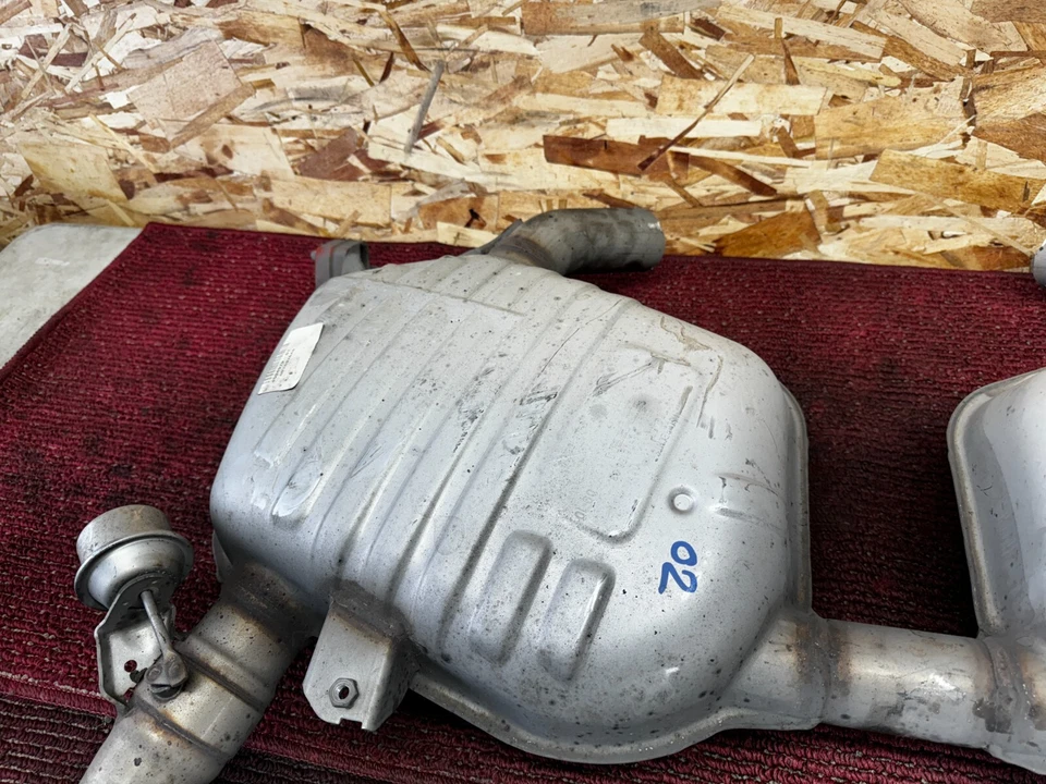 BMW E93 E90 E92 335I REAR SECTION EXHAUST MUFFLER BARREL CHROME TIPS OEM 95K - Image 4 of 4