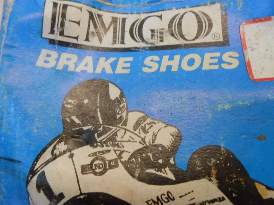 ZAPATAS FRENO EMGO SUZUKI 92-41007 BUJE RUEDA TRASERA GT750 RE5 GS750 64410-31000 NOS Foto 2 de 4