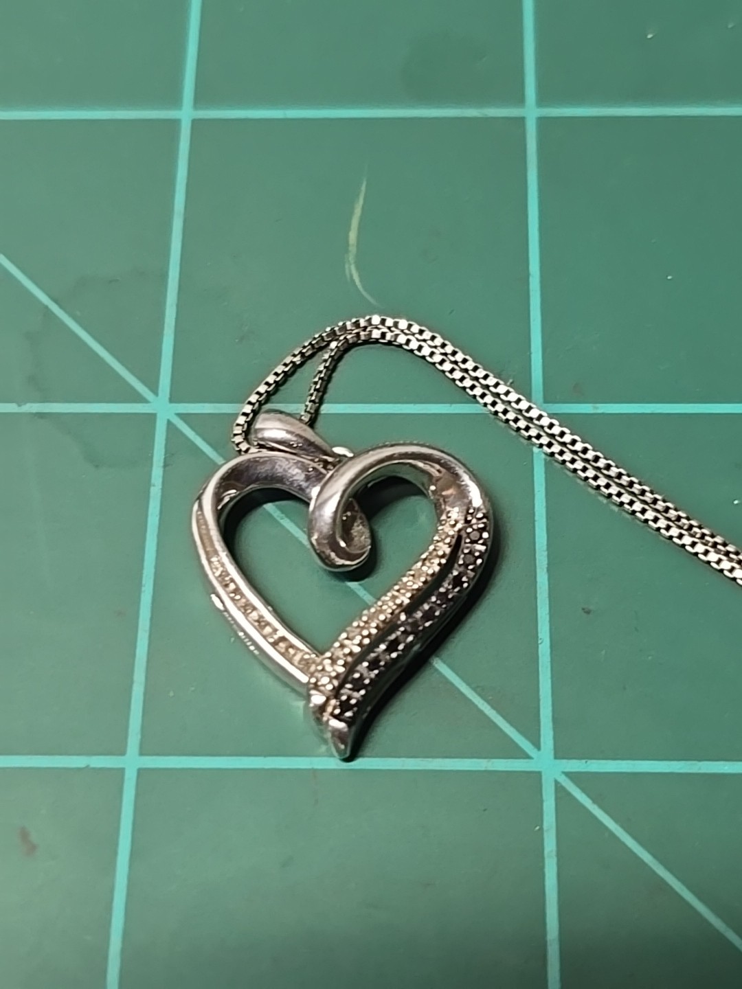  Sterling Silver Natural White & Black Diamond Heart Pendant Necklace.18ctw