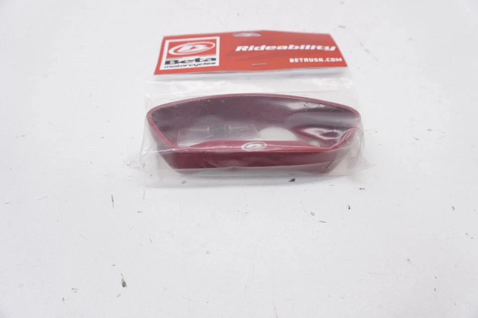 Beta Speedometer Guard Red OEM AB-22239-R M59 — 第 2/4 张图片