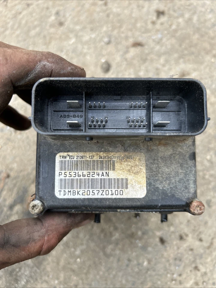Dodge Ram 2500 3500 2008 ABS módulo de bomba de freno antibloqueo Foto 2 de 4