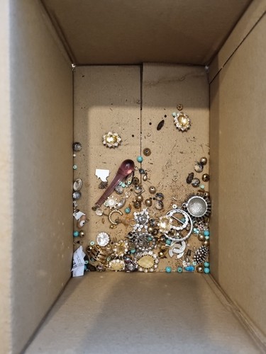 Box of Costume Jewellery Approx 1.2Kg Mixed Bits - BOX 4 - Picture 2 of 9