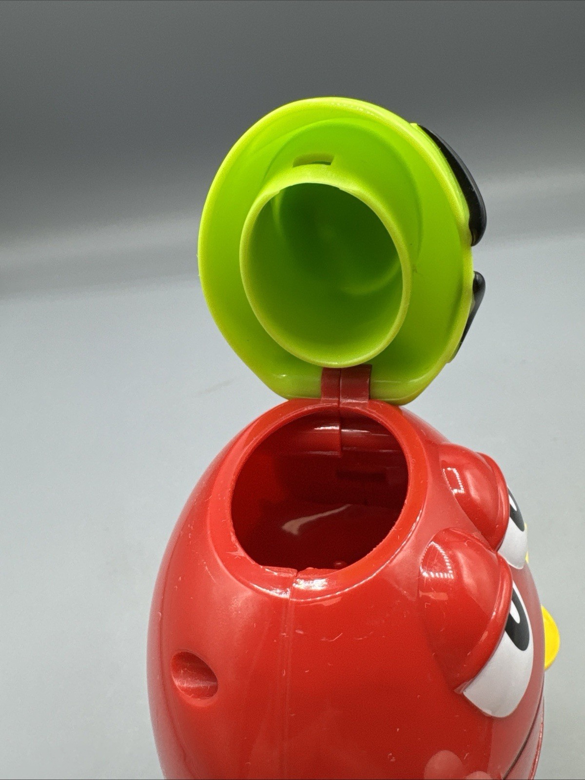 Red M&M Santa's Lil Elf Chocolate Christmas Limited Edition Candy Dispenser *VGC