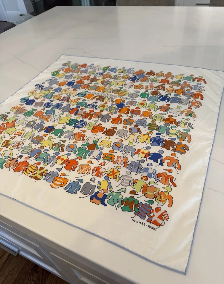 Bufanda de algodón Hermes 2001 Laurent Cresp Les Chevaux Se Rendent Au Depart Foto 3 de 4