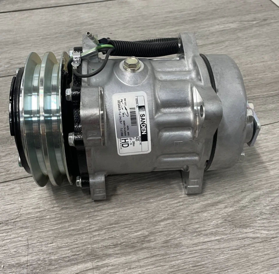 Carquest T68171 Premium A/C compressor for Chrysler 300 (2005-2010) - Image 2 of 4