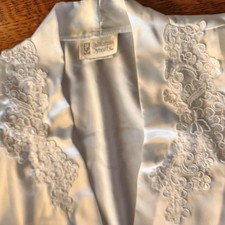 VTG California Dynasty Robe Womens White Lace Collar Bridal Wedding Satin