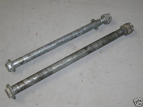 KAWASAKI 250 NINJA GPX250 FRONT & REAR AXLE 1988 - Picture 1 of 1