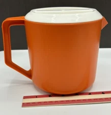 Vintage Rubbermaid #2745 Orange W/ Lid  1 1/2 Quart Pitcher 