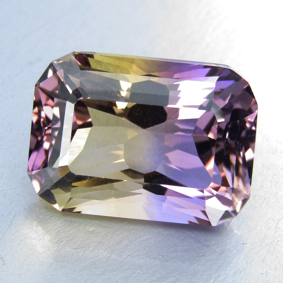 Piedra preciosa suelta de corte radiante de moda ametrino natural hipnotizante de 16,10 quilates Foto 2 de 4