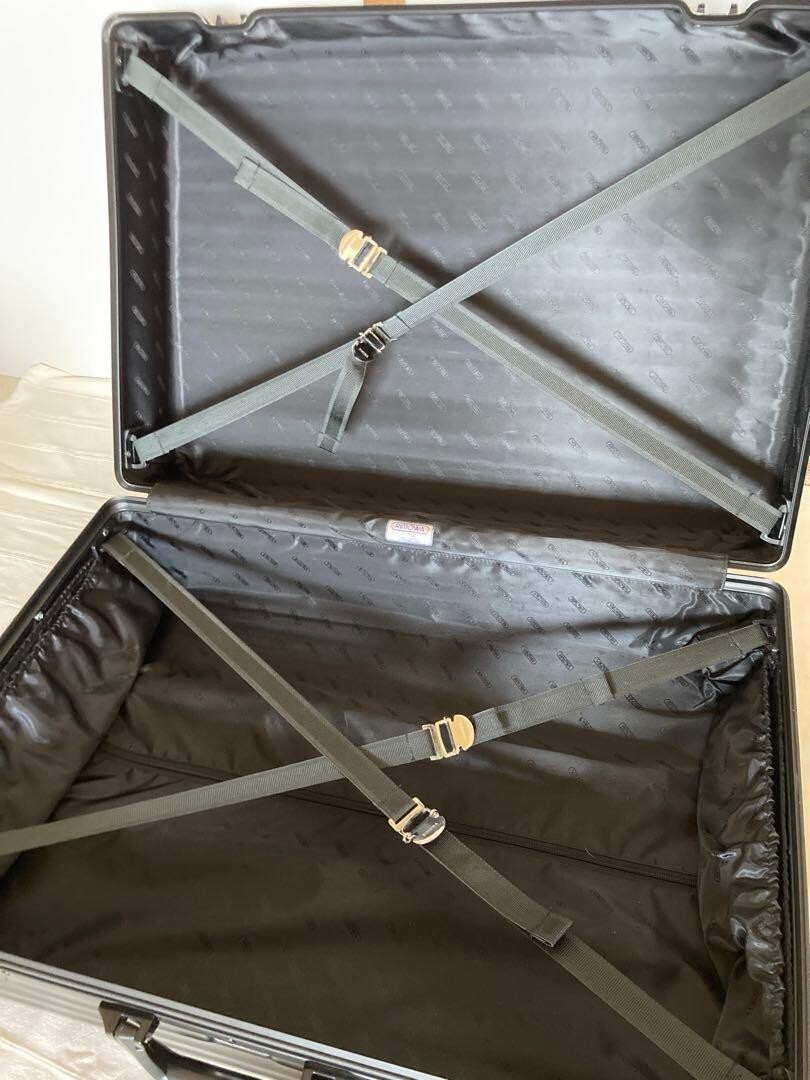 Rimowa United Arrows Classic Flight Black 2-wheels Carry Rimowa United Arrows Classic Flight Black 2-wheels Carry