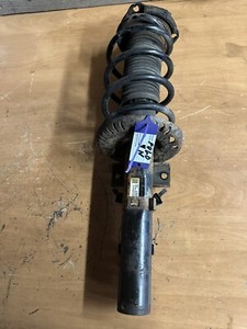 6Q0413031CD Federbein Mit  Stoßdämpfer ￼ Volkswagen Polo 9N3 1 Stück