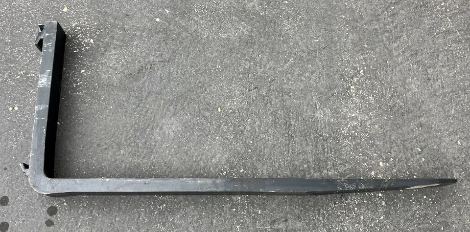 Genuine OEM JOHN DEERE 48" PALLET FORK TINE ITA CLAS AT309285 - Image 3 of 4