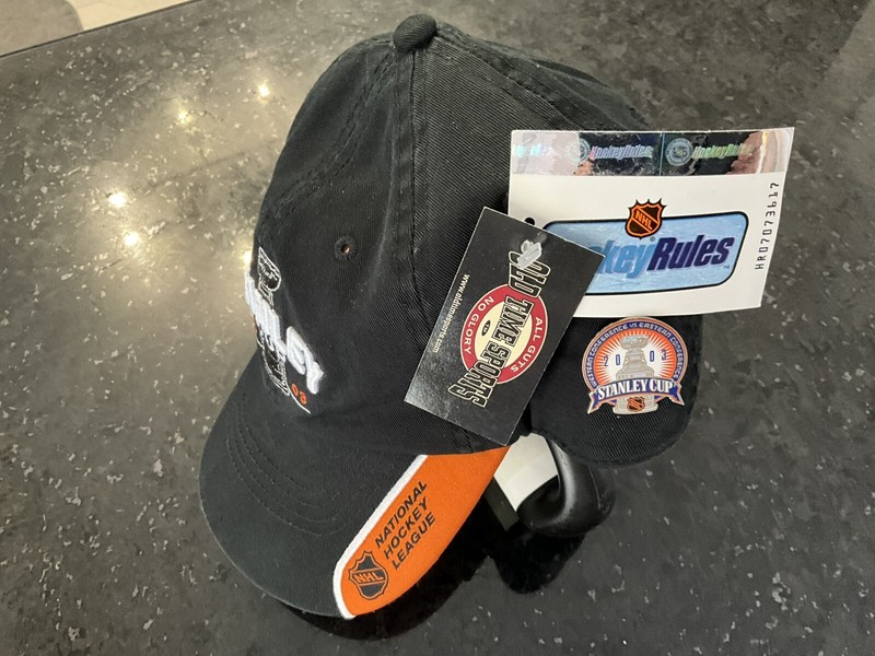 Vintage 2003 New Jersey Devils Stanley Cup Old Time Sports Cap & 03 Pin. New !
