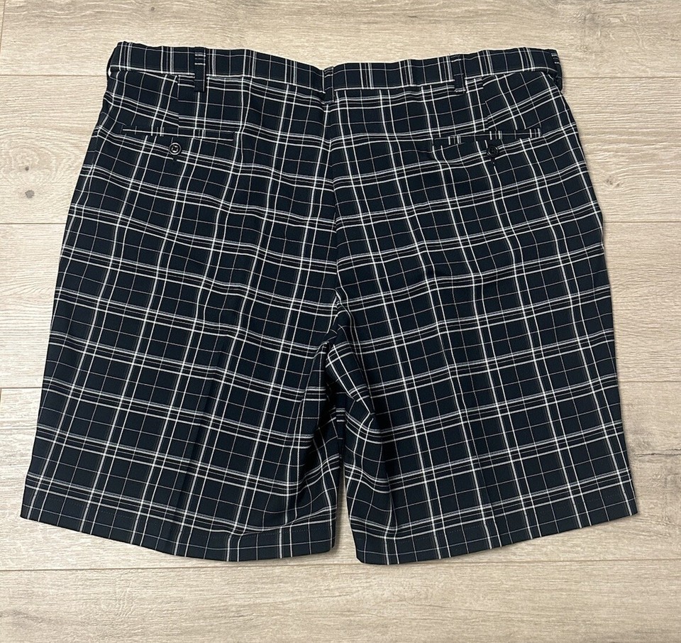Haggar Golf Shorts Mens Size 44 Blue Plaid Expandable Waistband