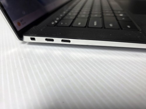 Dell XPS 15 9500 UHD+ Core i7-10750H 16 GB Ram 512 GB SSD GTX 1650 Ti computer portatile - Foto 3 di 12