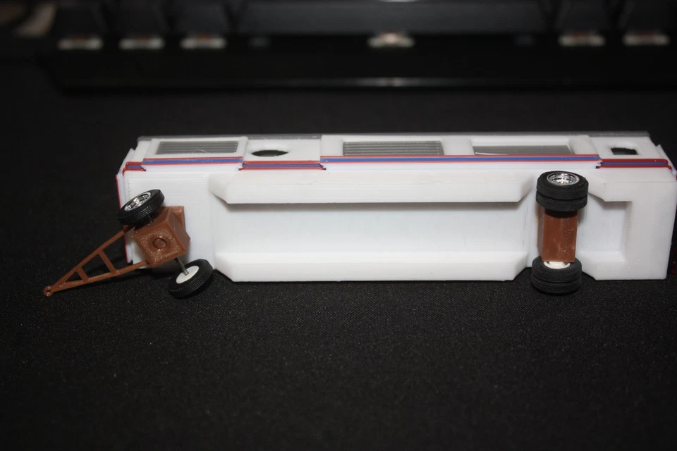 Fairground Caravan Kit Track H0 1:87 - Image 4 of 4