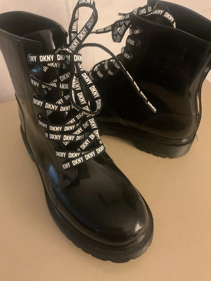 Botas de Combate DKNY Mujer Negras Brillantes Tibby Impermeables Talla 9 Euro 40 Foto 2 de 4