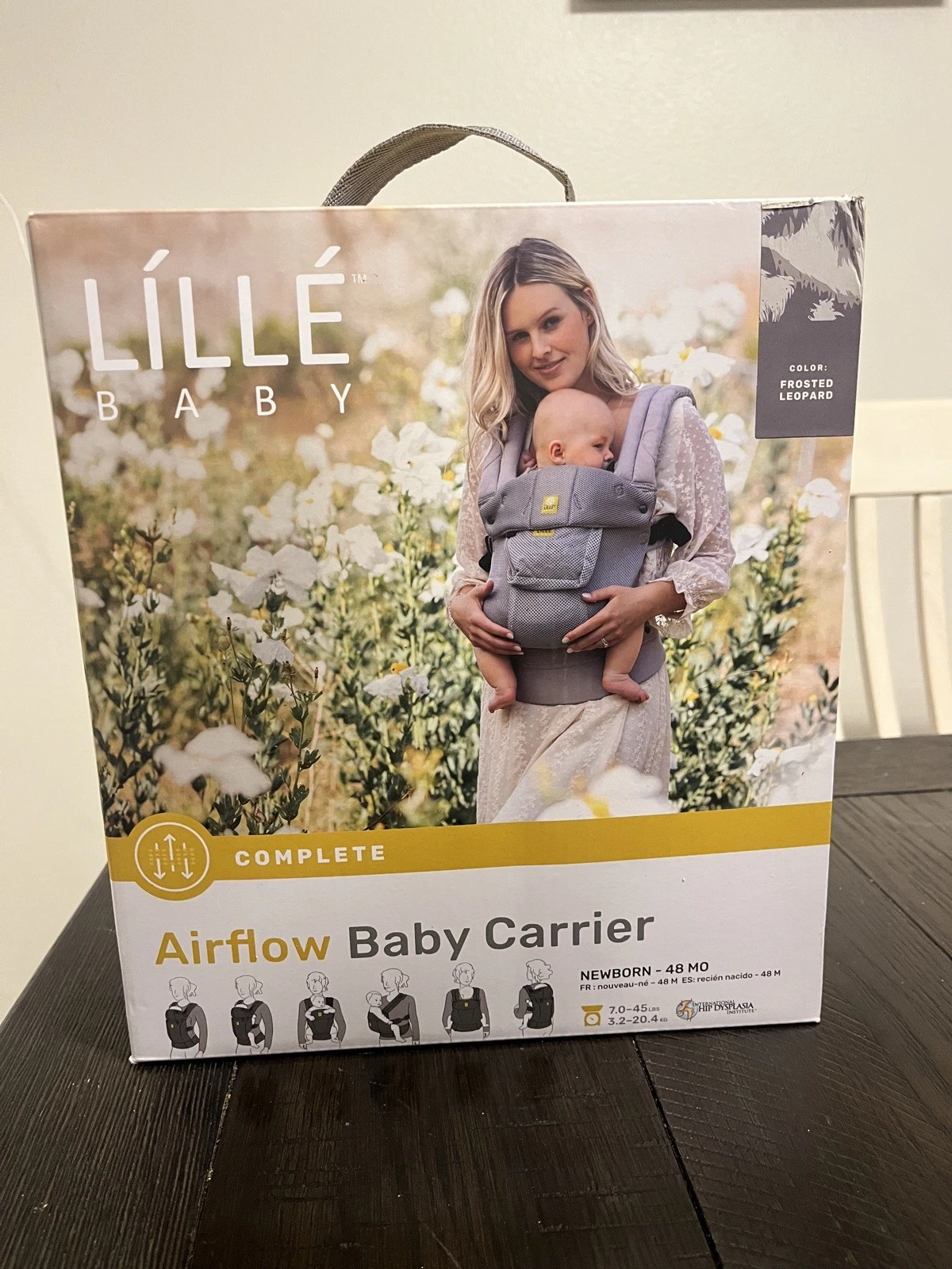 LÍLLÉbaby Complete Airflow Ergonomic 6-in-1 Baby Carrier Frosted Leopard)
